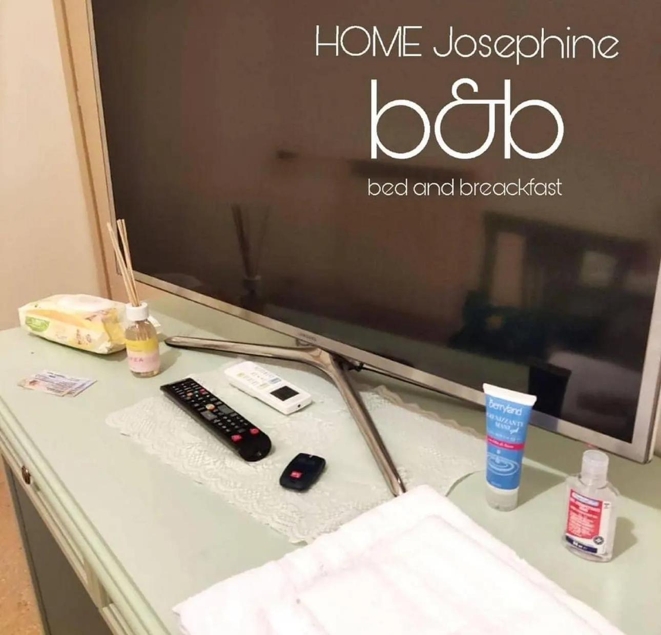 Home Josephine, A Due Passi Dalla Reggia Caserta Exterior photo