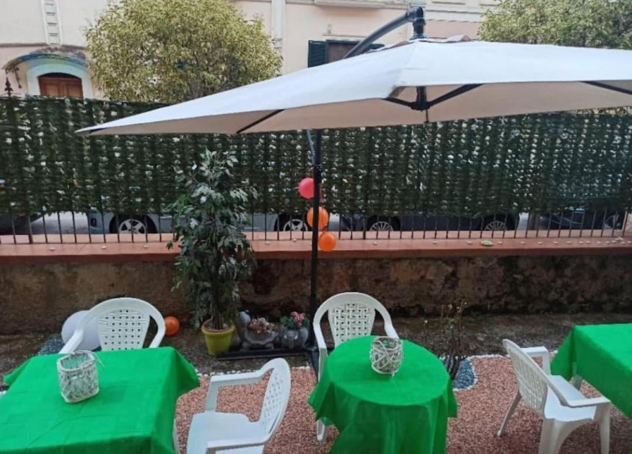Home Josephine, A Due Passi Dalla Reggia Caserta Exterior photo