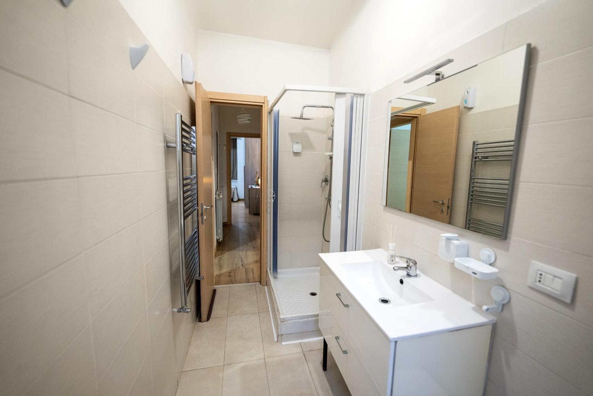 Home Josephine, A Due Passi Dalla Reggia Caserta Exterior photo