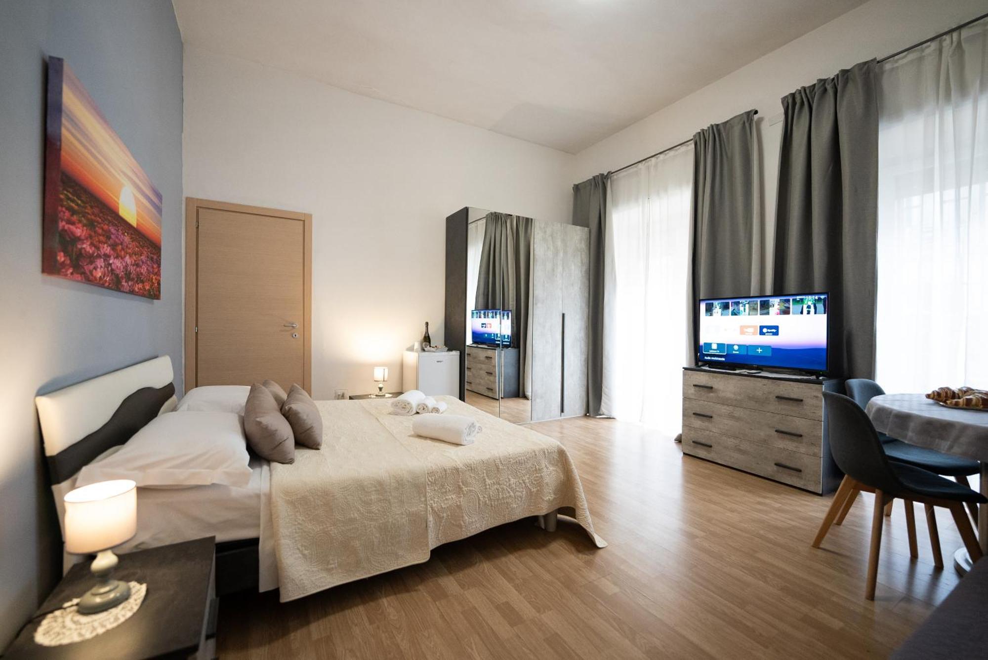 Home Josephine, A Due Passi Dalla Reggia Caserta Exterior photo
