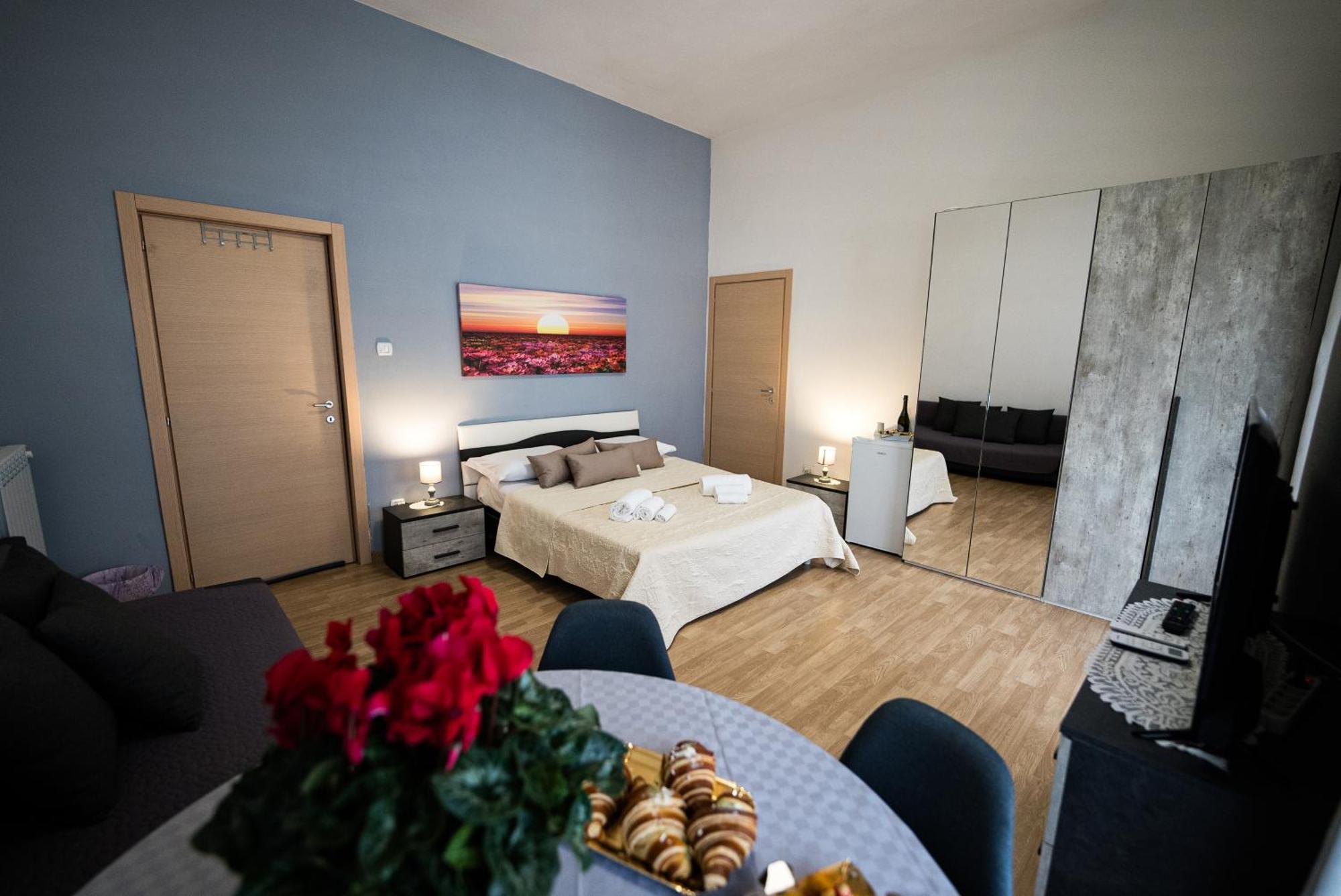 Home Josephine, A Due Passi Dalla Reggia Caserta Exterior photo